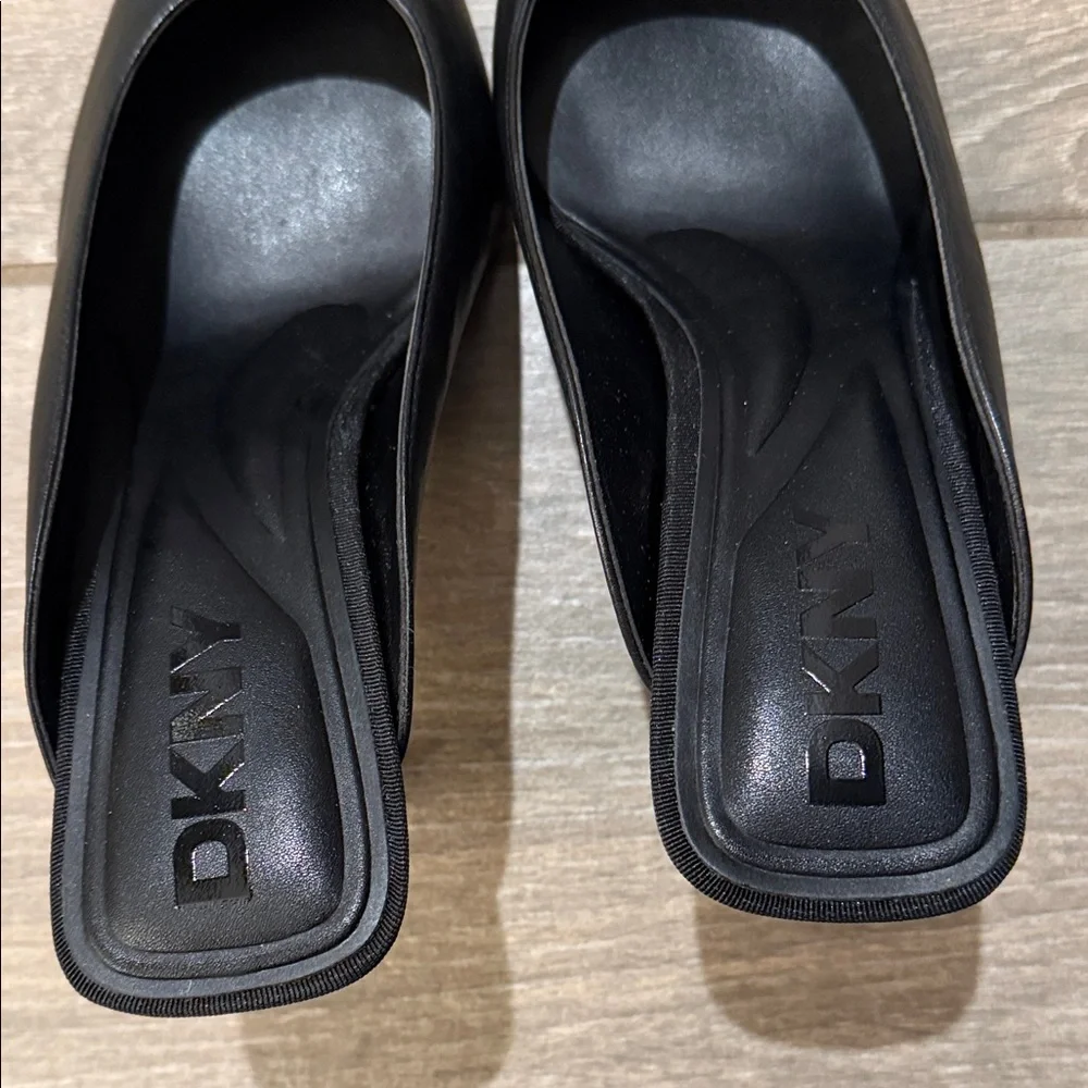 New DKNY Netta Black Pointed Toe Pump Sz 6 M - Picture 8 of 15